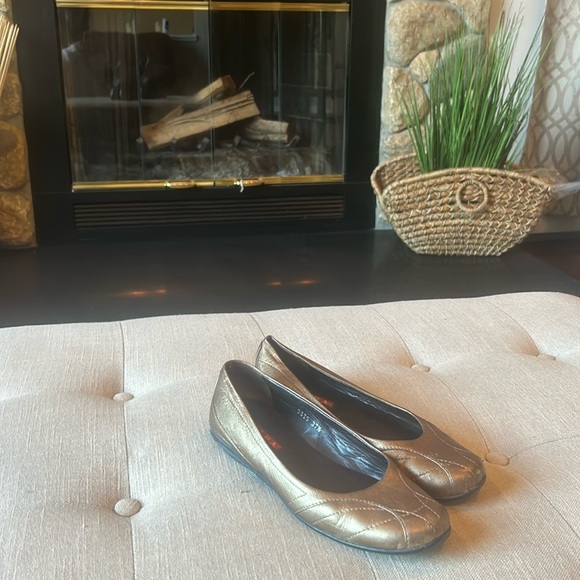 Prada Metallic Bronze Ballet Flats Size 37.5 - Picture 1 of 7